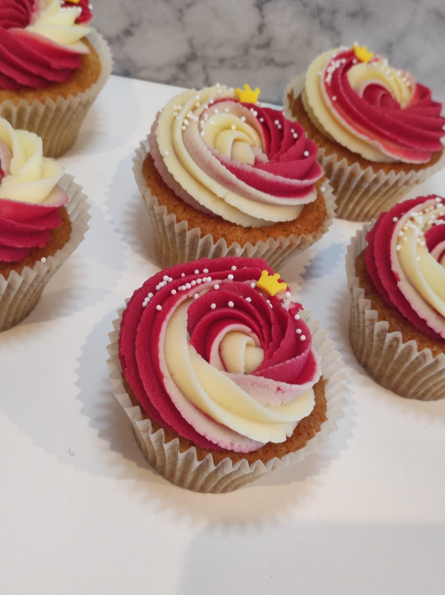 Cupcakes - wit en roos