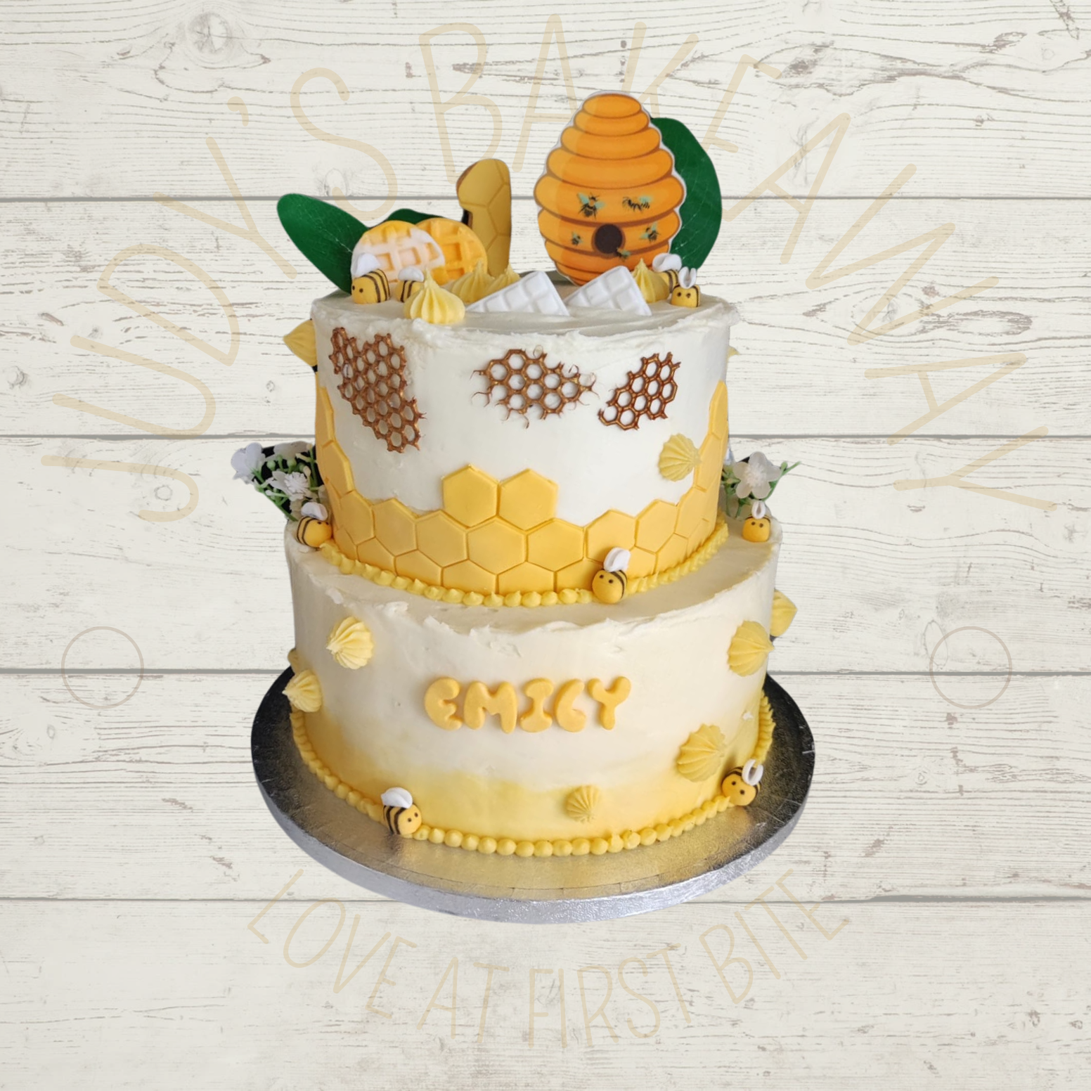 Butter cream cake - bijen - 2 laags