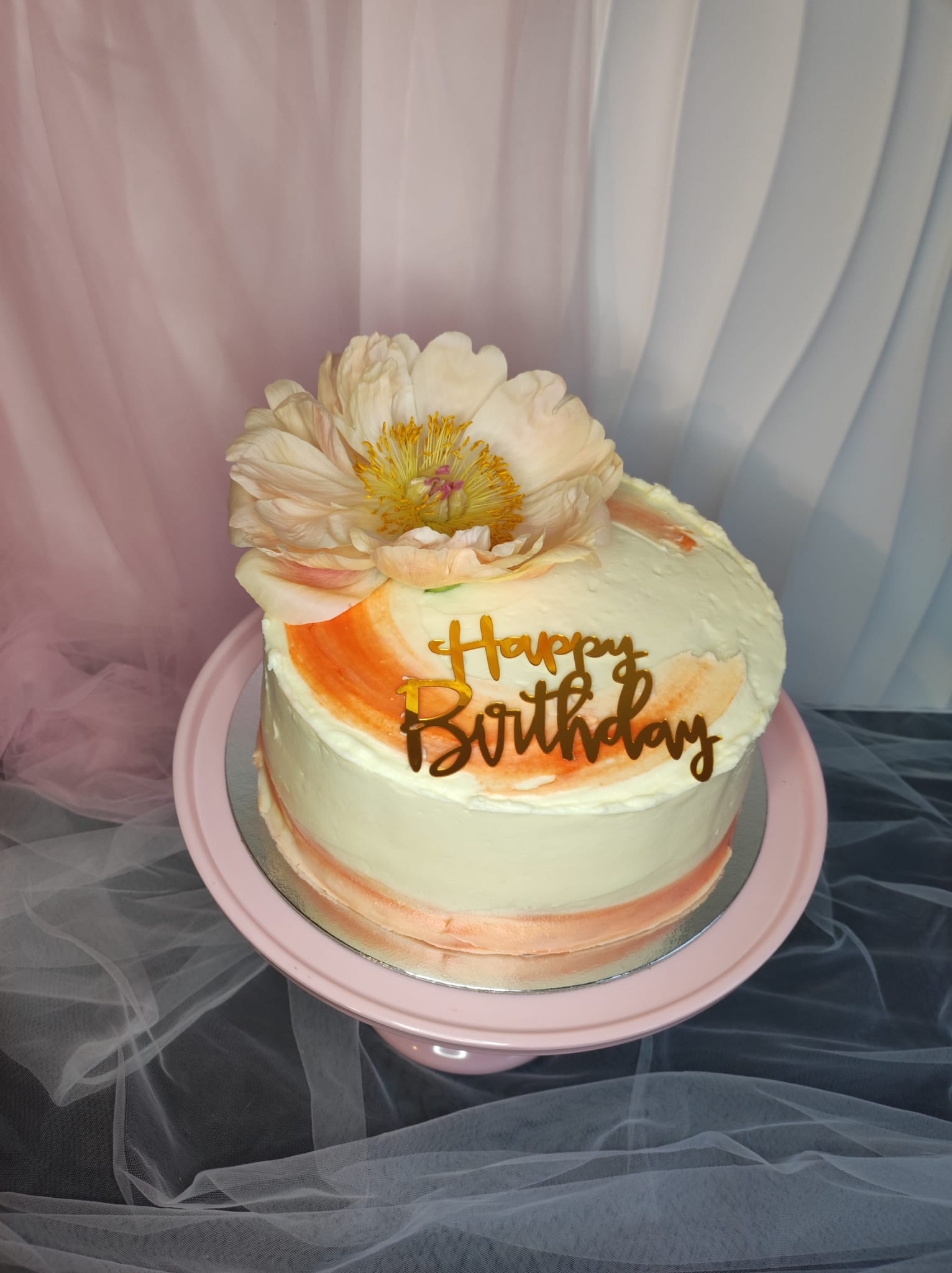 Taart met bloem - Happy Birthday - Judy's Bakeaway